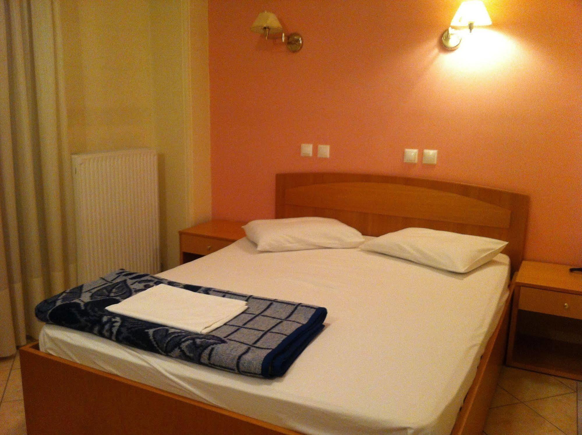 Cybele Guest Accommodation Atenas Exterior foto