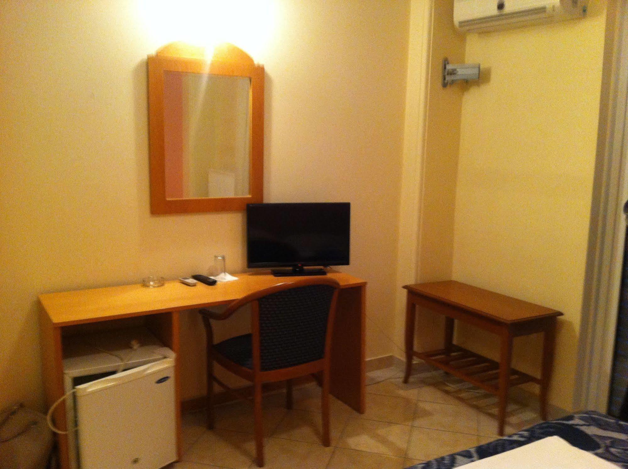 Cybele Guest Accommodation Atenas Exterior foto